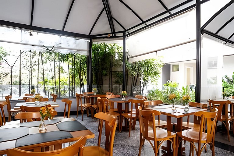 Apto Moderno com Vista e Piscina