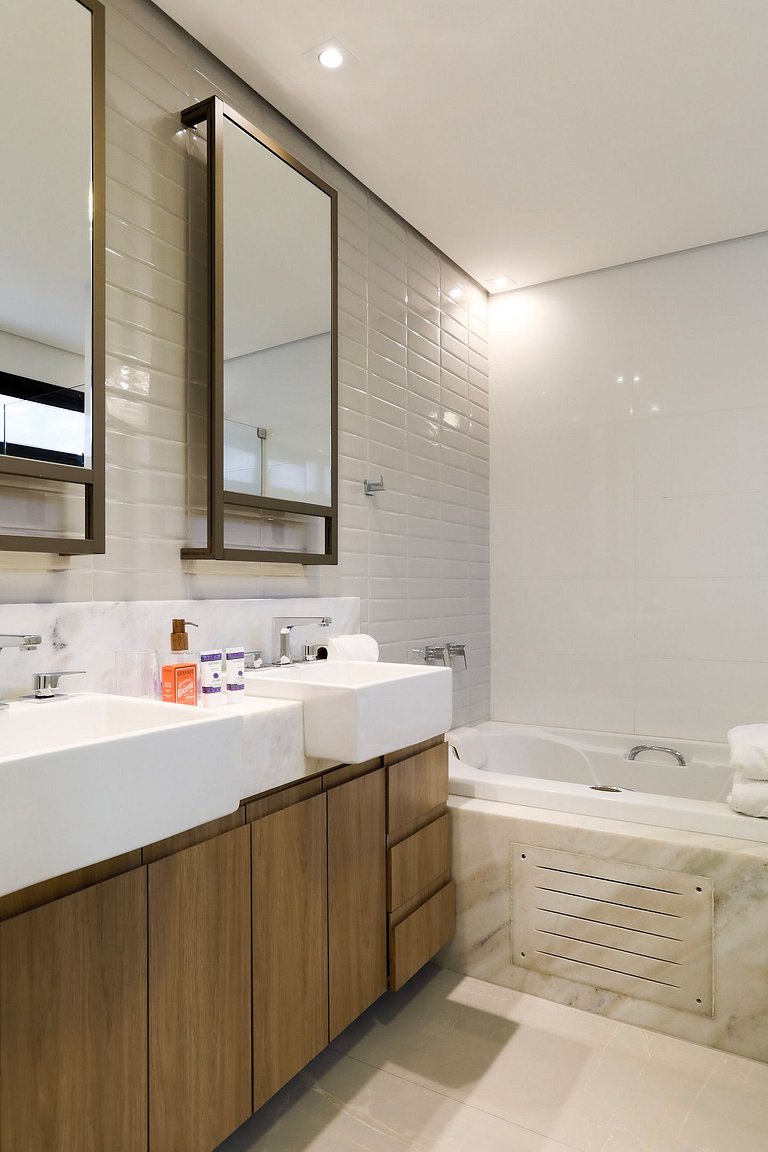 Refúgio Urbano: Loft Moderno com Jacuzzi