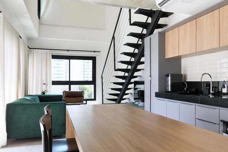 Refúgio Urbano: Loft Moderno com Jacuzzi
