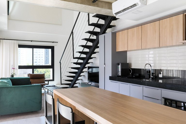 Refúgio Urbano: Loft Moderno com Jacuzzi