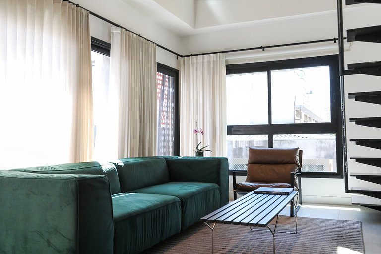 Refúgio Urbano: Loft Moderno com Jacuzzi