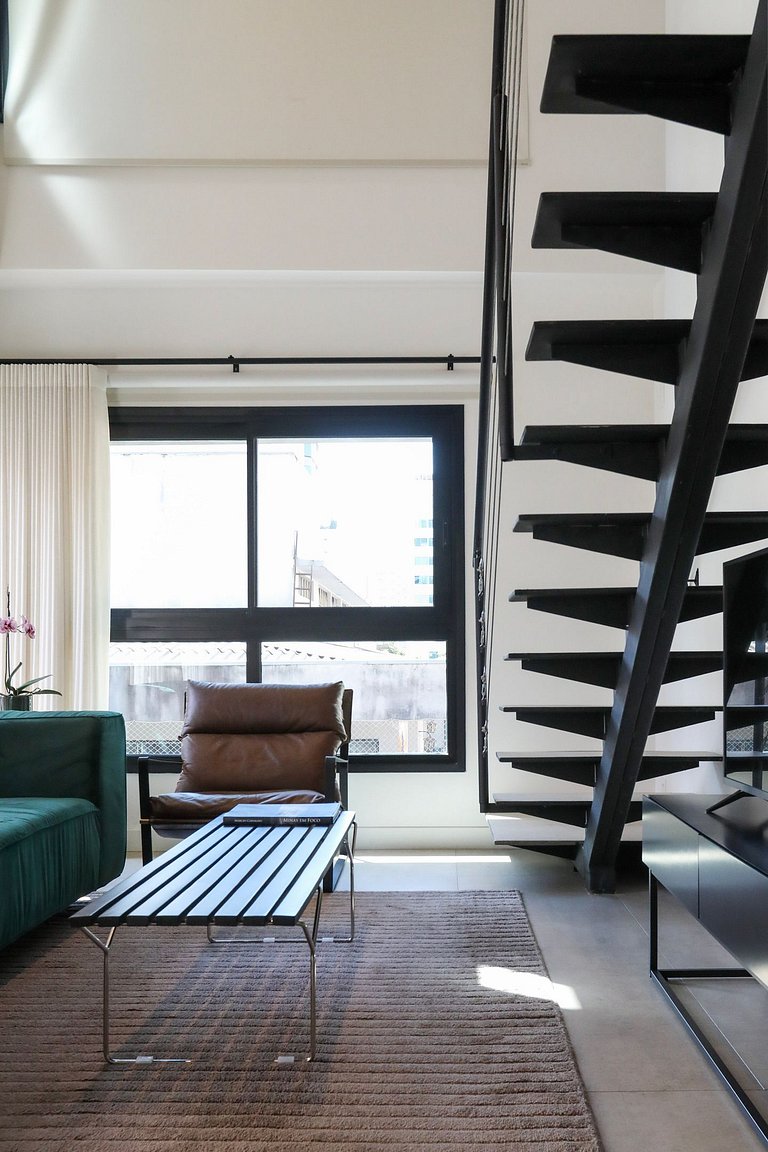 Refúgio Urbano: Loft Moderno com Jacuzzi