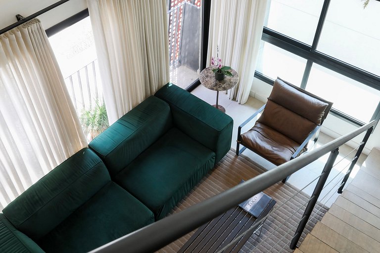 Refúgio Urbano: Loft Moderno com Jacuzzi