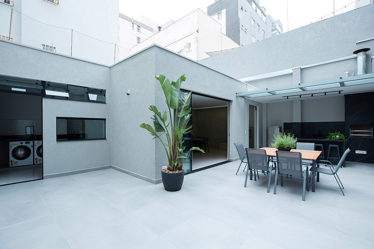 Studio cobertura com terraço, ar e churrasqueira