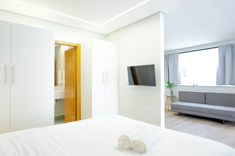 Studio com terraço, ar e churrasqueira