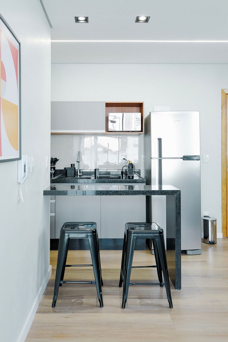 Studio com terraço, ar e churrasqueira