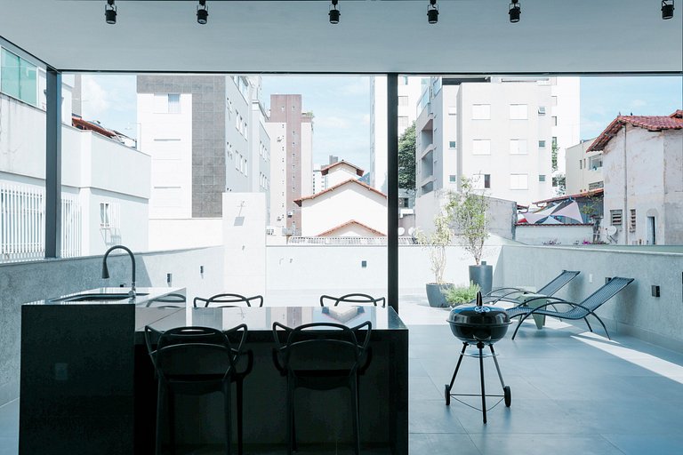 Studio com terraço, ar e churrasqueira