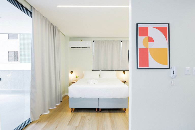 Studio com terraço, ar e churrasqueira