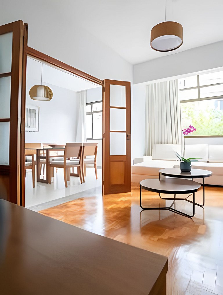 Apto de 2 Quartos bem localizado