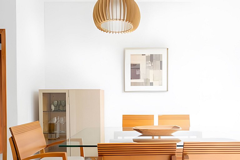 Apto de 2 Quartos bem localizado