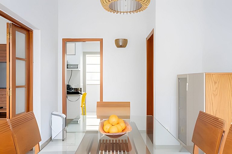 Apto de 2 Quartos bem localizado