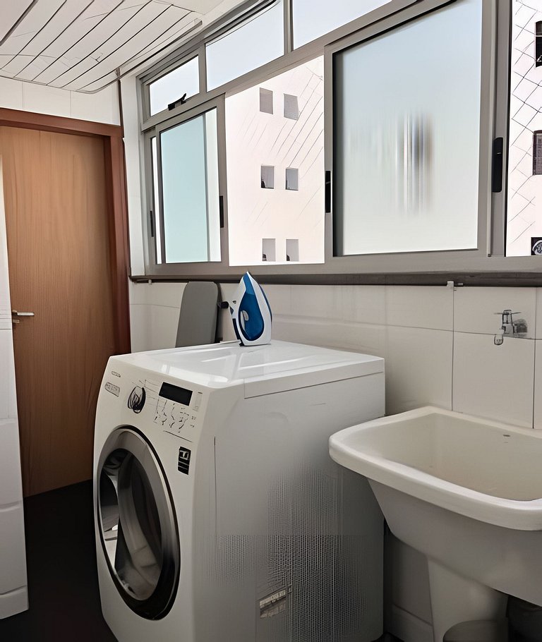 Enorme cobertura com linda vista da cidade