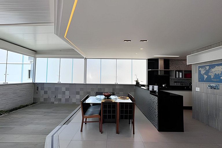 Enorme cobertura com linda vista da cidade