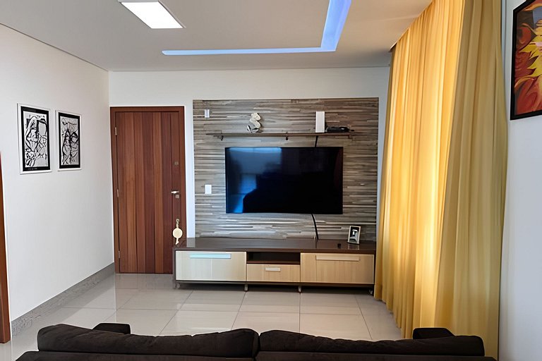 Enorme cobertura com linda vista da cidade