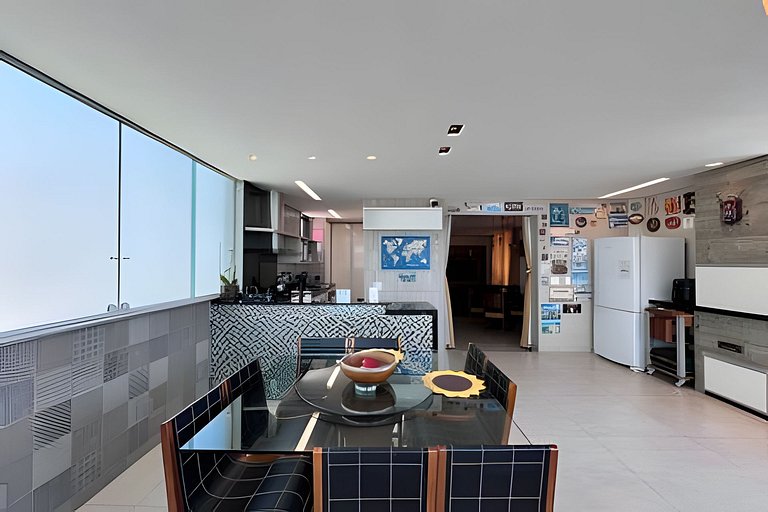 Enorme cobertura com linda vista da cidade